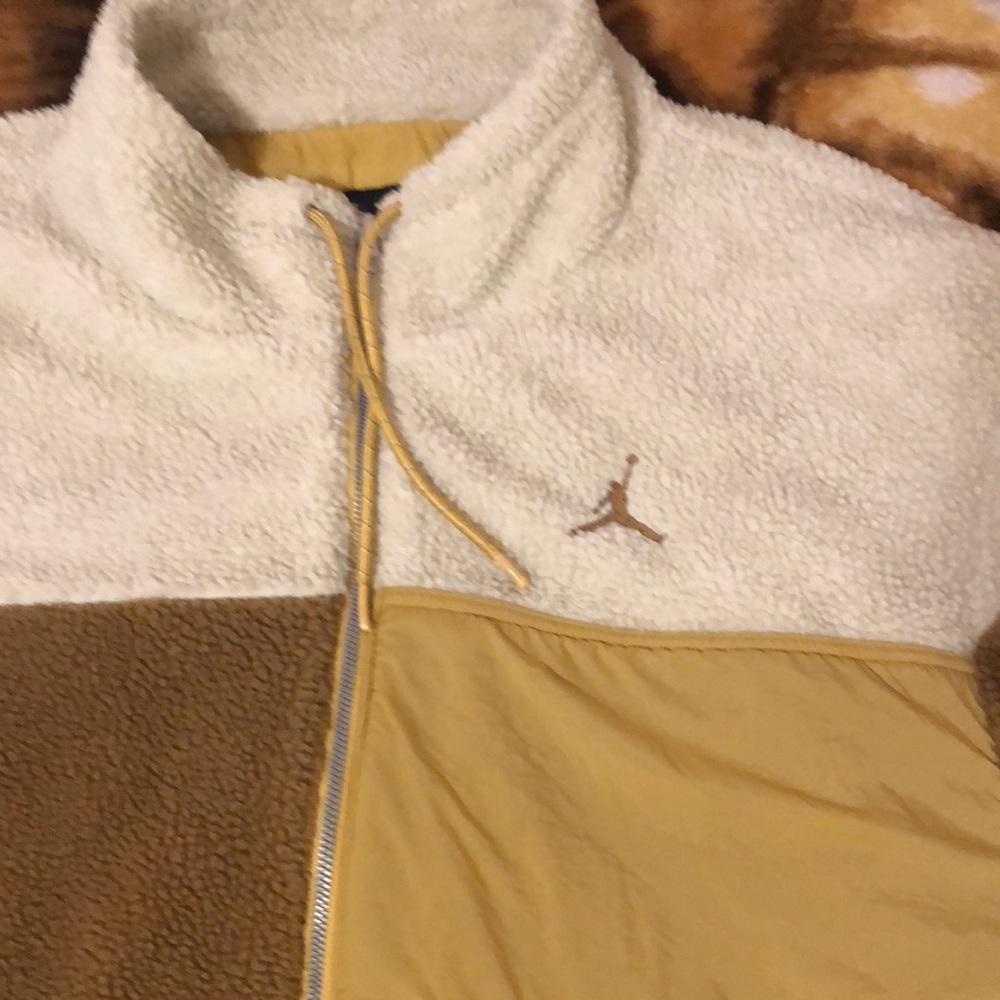 sweater - Picture 2 of 3